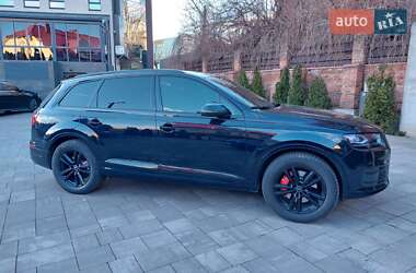 Внедорожник / Кроссовер Audi Q7 2016 в 