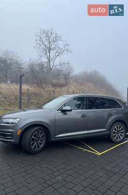 Позашляховик / Кросовер Audi Q7 2017 в 