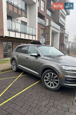 Позашляховик / Кросовер Audi Q7 2017 в 