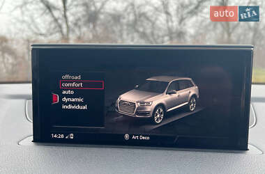 Позашляховик / Кросовер Audi Q7 2017 в 