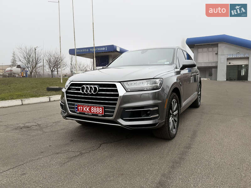 Позашляховик / Кросовер Audi Q7 2016 в Лубнах