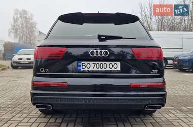 Внедорожник / Кроссовер Audi Q7 2016 в 