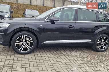 Внедорожник / Кроссовер Audi Q7 2016 в 