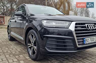 Внедорожник / Кроссовер Audi Q7 2016 в 