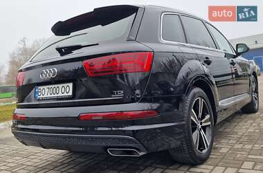 Внедорожник / Кроссовер Audi Q7 2016 в 