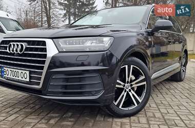 Внедорожник / Кроссовер Audi Q7 2016 в 