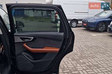 Внедорожник / Кроссовер Audi Q7 2016 в 