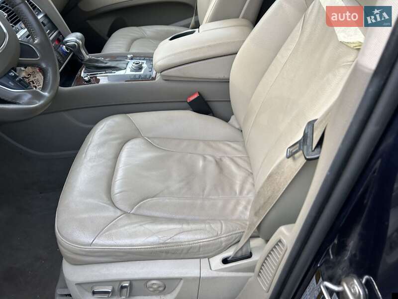 Позашляховик / Кросовер Audi Q7 2012 в Володимирі