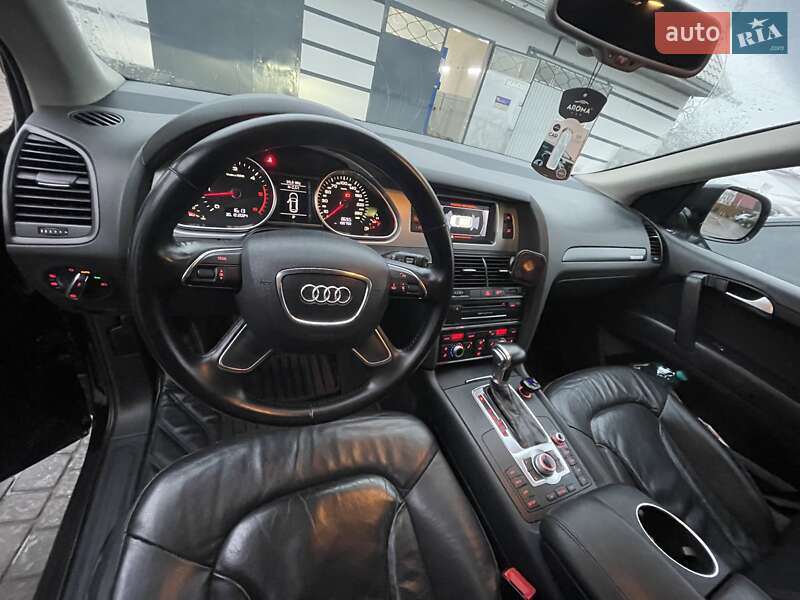 Внедорожник / Кроссовер Audi Q7 2013 в Измаиле