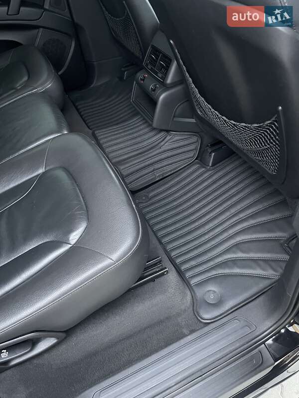 Внедорожник / Кроссовер Audi Q7 2013 в Измаиле