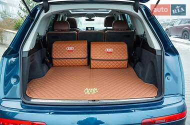 Внедорожник / Кроссовер Audi Q7 2018 в 