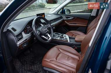 Внедорожник / Кроссовер Audi Q7 2018 в 