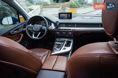 Внедорожник / Кроссовер Audi Q7 2018 в 