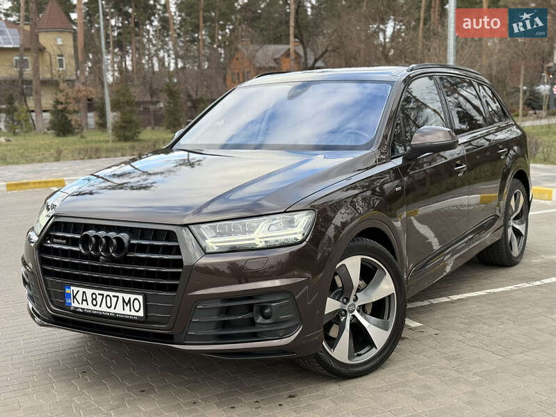 Позашляховик / Кросовер Audi Q7 2016 в Києві