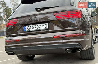 Позашляховик / Кросовер Audi Q7 2016 в Києві