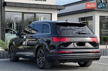 Внедорожник / Кроссовер Audi Q7 2016 в Ужгороде