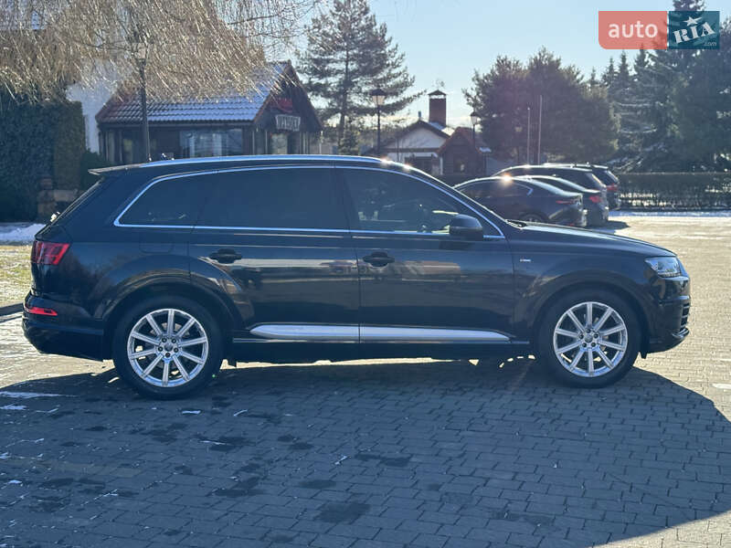 Позашляховик / Кросовер Audi Q7 2017 в Івано-Франківську