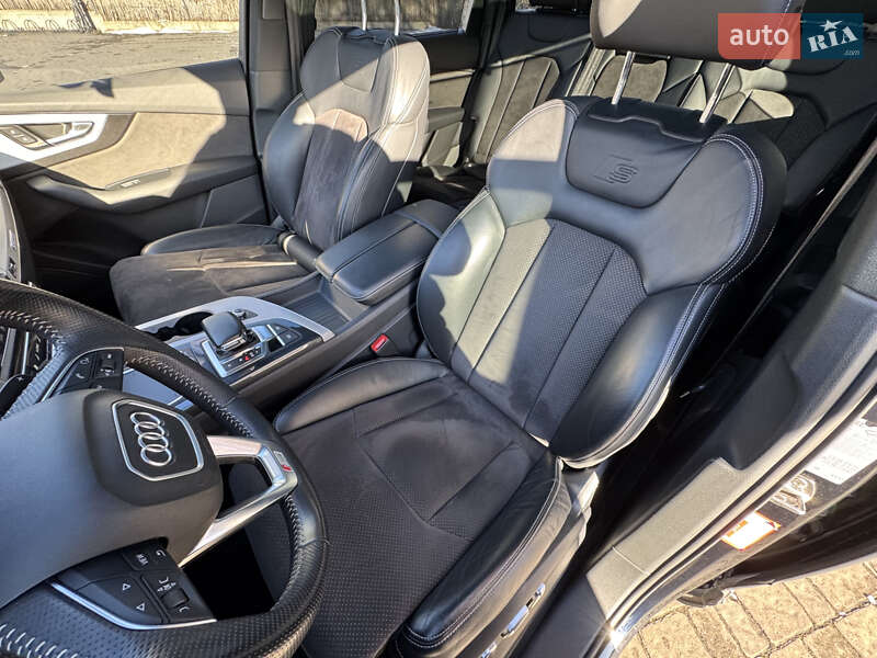 Позашляховик / Кросовер Audi Q7 2017 в Івано-Франківську