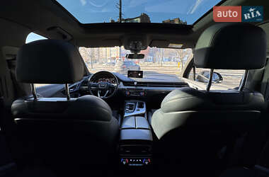 Внедорожник / Кроссовер Audi Q7 2017 в 