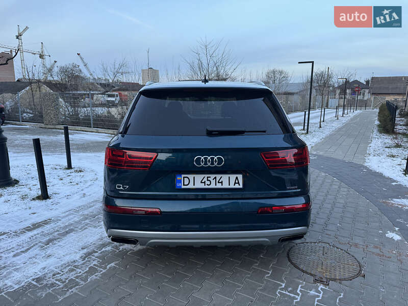 Позашляховик / Кросовер Audi Q7 2017 в Івано-Франківську