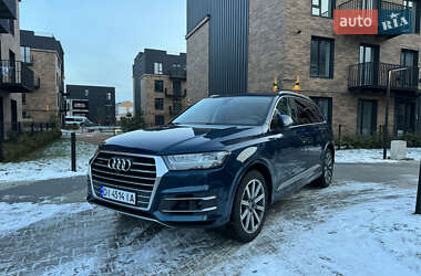 Позашляховик / Кросовер Audi Q7 2017 в 