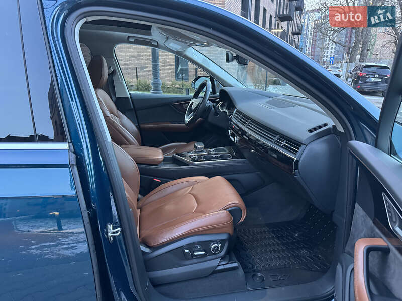 Позашляховик / Кросовер Audi Q7 2017 в Івано-Франківську