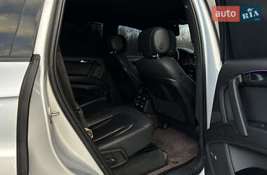 Позашляховик / Кросовер Audi Q7 2010 в 