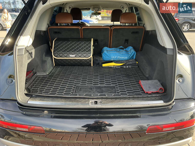 Внедорожник / Кроссовер Audi Q7 2016 в Луцке