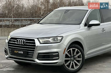 Внедорожник / Кроссовер Audi Q7 2017 в 