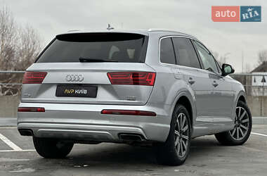 Внедорожник / Кроссовер Audi Q7 2017 в 