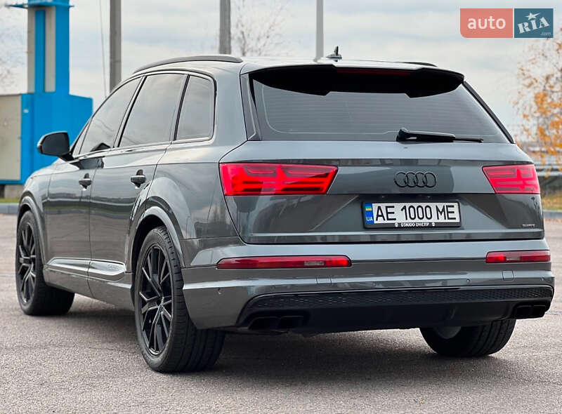 Позашляховик / Кросовер Audi Q7 2017 в Дніпрі