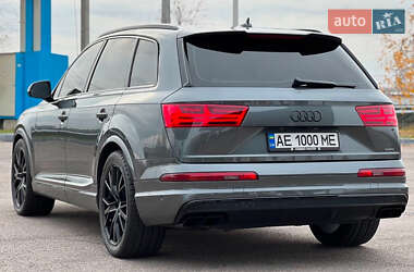 Внедорожник / Кроссовер Audi Q7 2017 в 