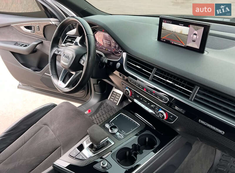 Позашляховик / Кросовер Audi Q7 2017 в Дніпрі