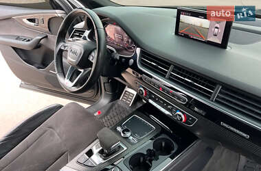 Внедорожник / Кроссовер Audi Q7 2017 в 