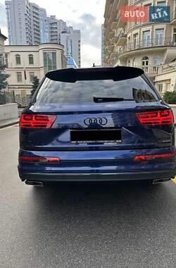 Внедорожник / Кроссовер Audi Q7 2018 в 