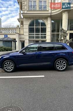 Внедорожник / Кроссовер Audi Q7 2018 в 
