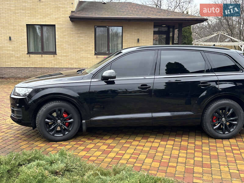 Позашляховик / Кросовер Audi Q7 2018 в Києві