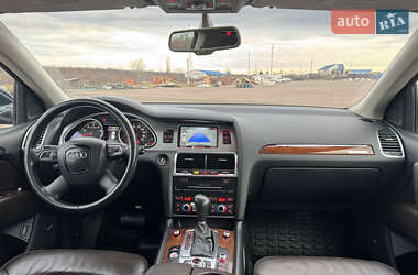 Позашляховик / Кросовер Audi Q7 2010 в Ужгороді