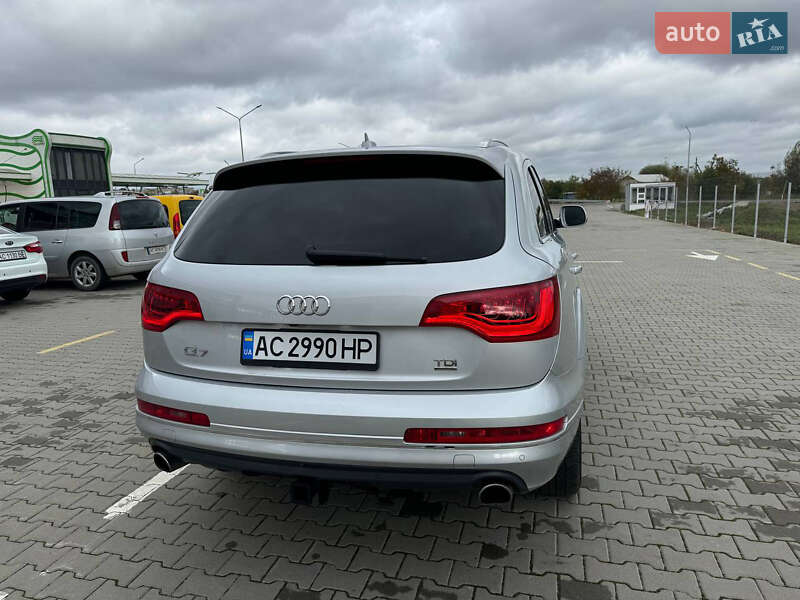 Позашляховик / Кросовер Audi Q7 2012 в Нововолинську