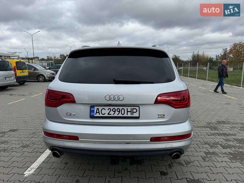 Позашляховик / Кросовер Audi Q7 2012 в Нововолинську