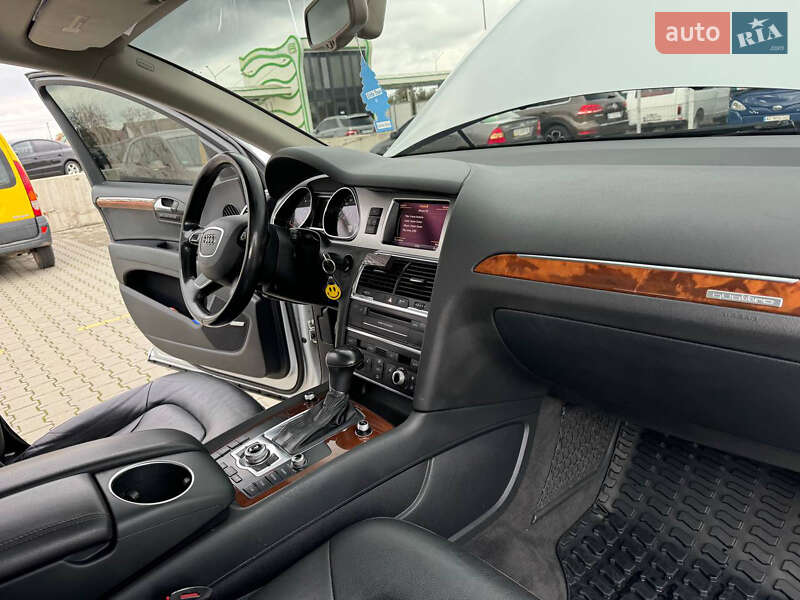 Позашляховик / Кросовер Audi Q7 2012 в Нововолинську