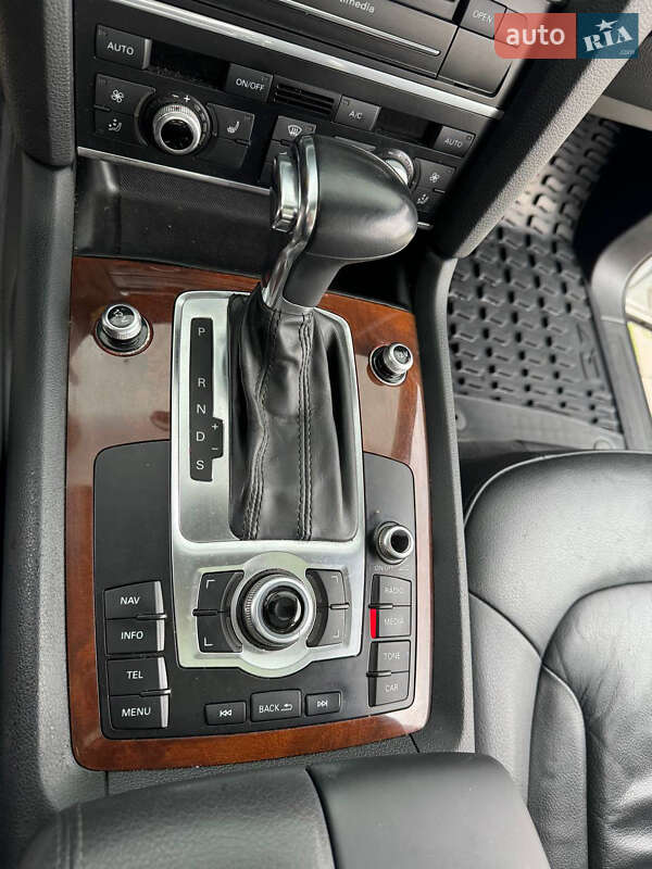 Позашляховик / Кросовер Audi Q7 2012 в Нововолинську