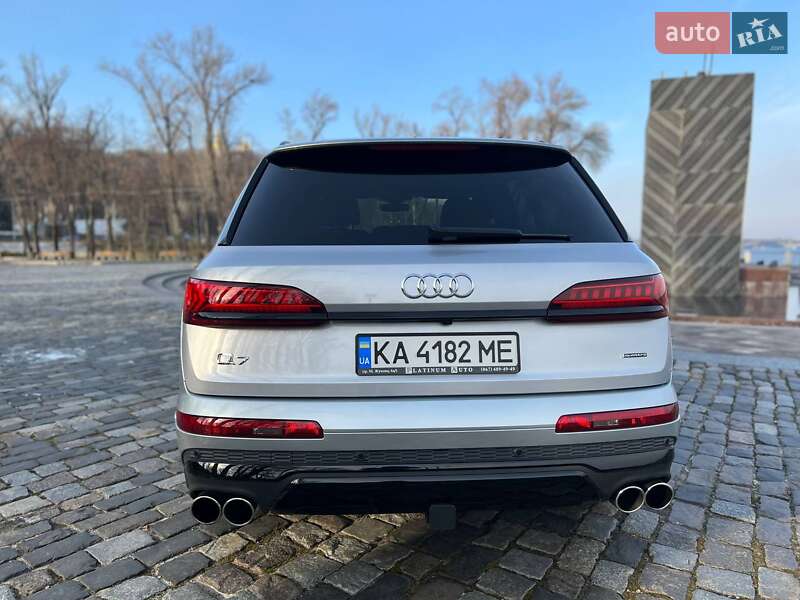 Внедорожник / Кроссовер Audi Q7 2021 в Киеве