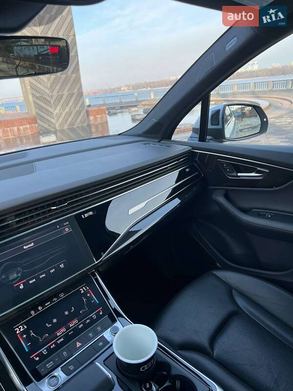 Внедорожник / Кроссовер Audi Q7 2021 в Киеве