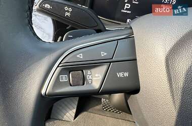 Позашляховик / Кросовер Audi Q7 2021 в 