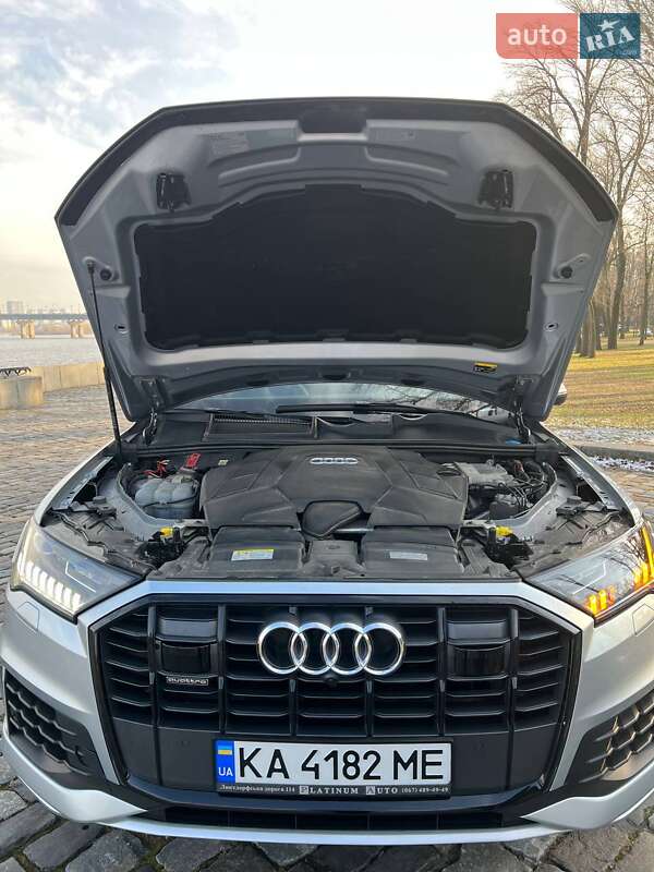 Внедорожник / Кроссовер Audi Q7 2021 в Киеве