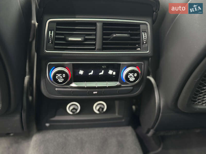 Позашляховик / Кросовер Audi Q7 2018 в Ужгороді