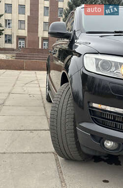 Позашляховик / Кросовер Audi Q7 2009 в 