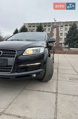 Позашляховик / Кросовер Audi Q7 2009 в 