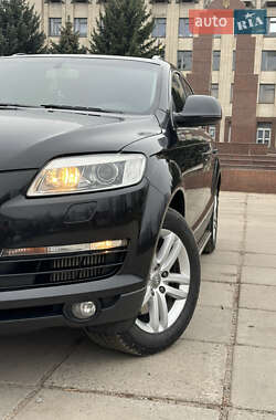 Позашляховик / Кросовер Audi Q7 2009 в 